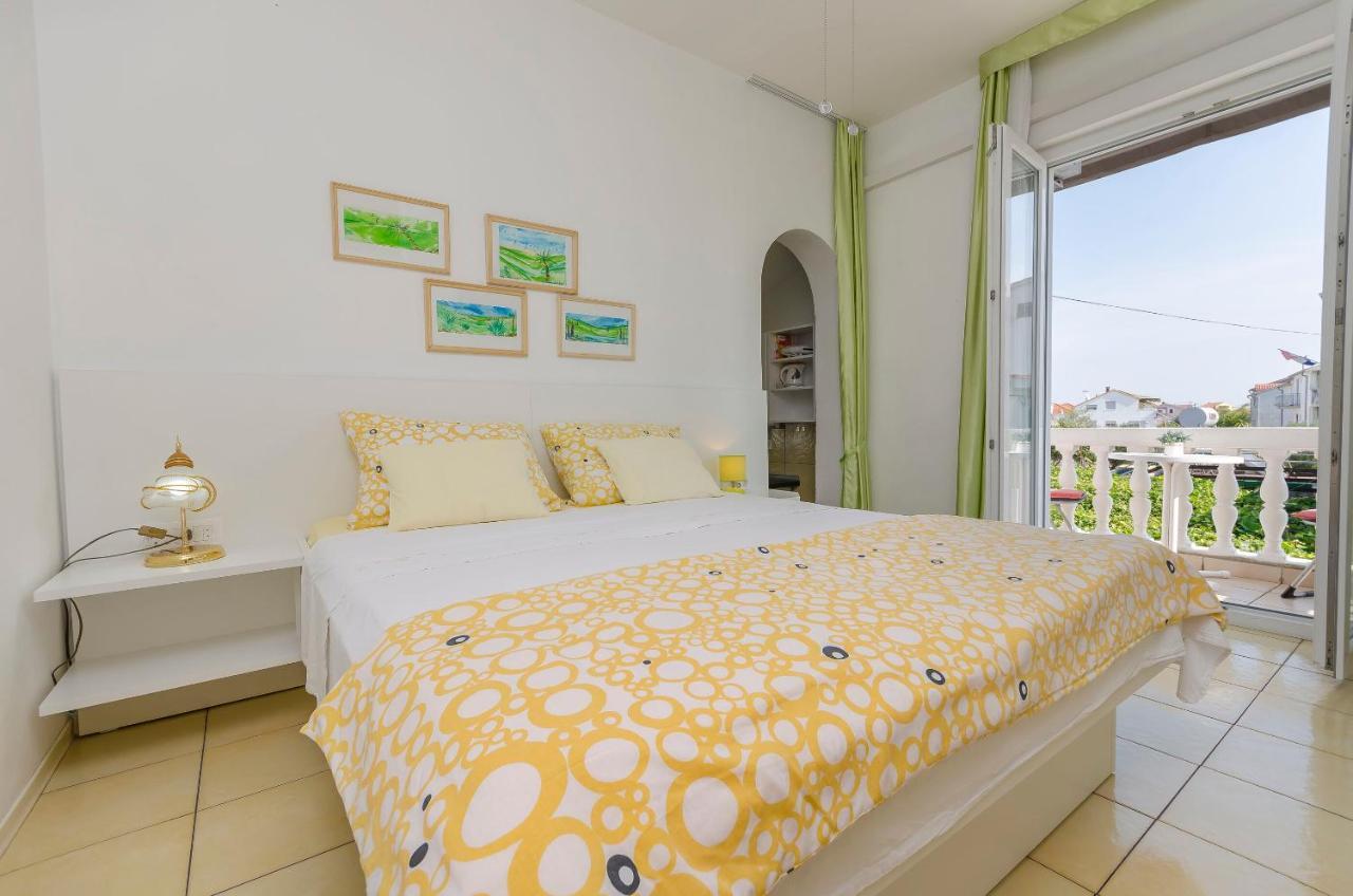 Apartments And Rooms On The Beach Vodice Eksteriør bilde