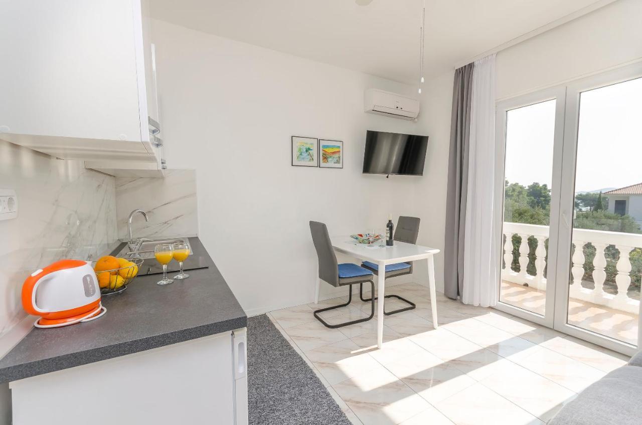 Apartments And Rooms On The Beach Vodice Eksteriør bilde