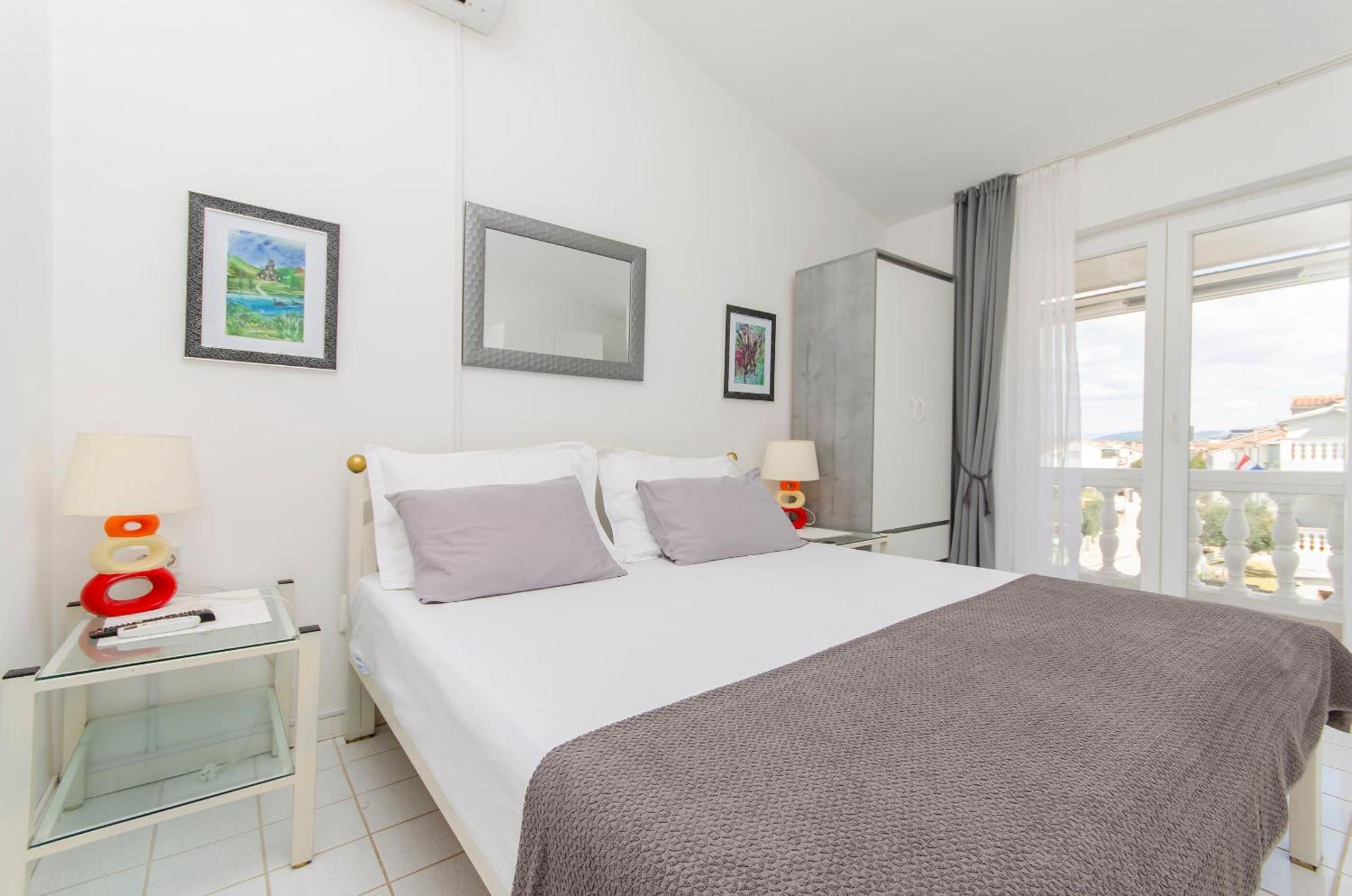 Apartments And Rooms On The Beach Vodice Eksteriør bilde